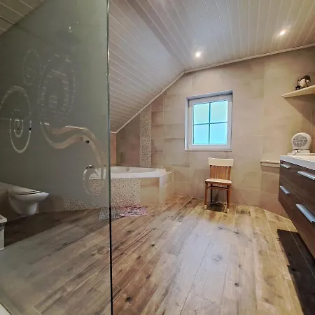 A Vellereux 호우팔리제